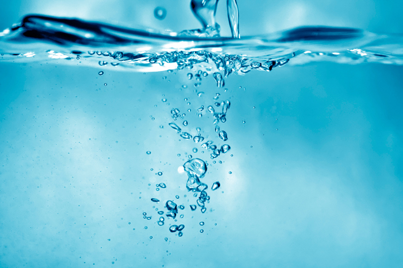水