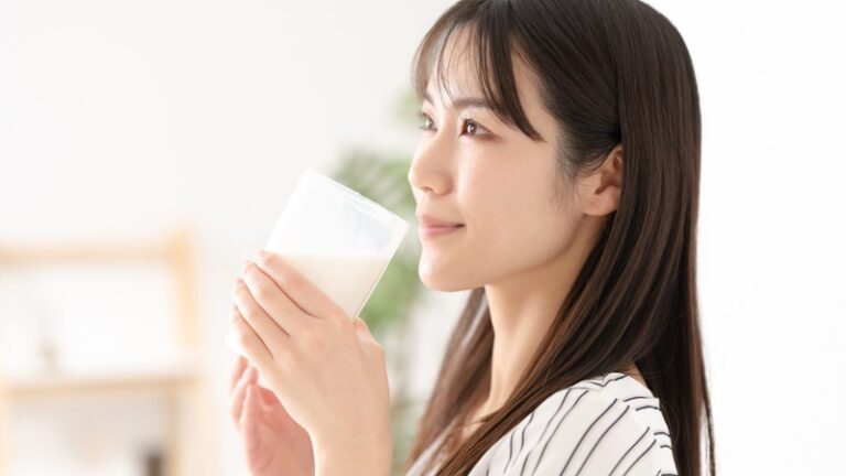 タンパク質はいつ摂るのが正解?管理栄養士が解説するプロテインの効果的な飲み方 - 管理栄養士コラム | エステプロ・ラボ公式 オンラインショップ